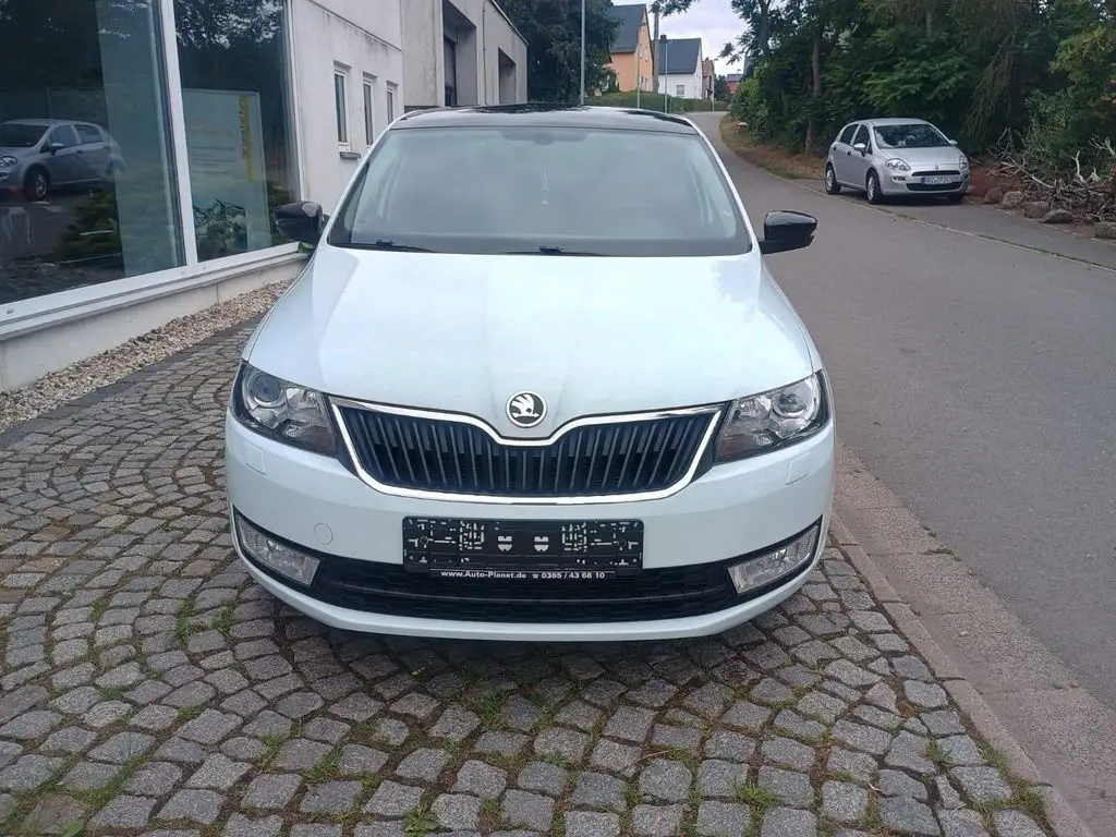 Photo 1 : Skoda Rapid 2017 Essence