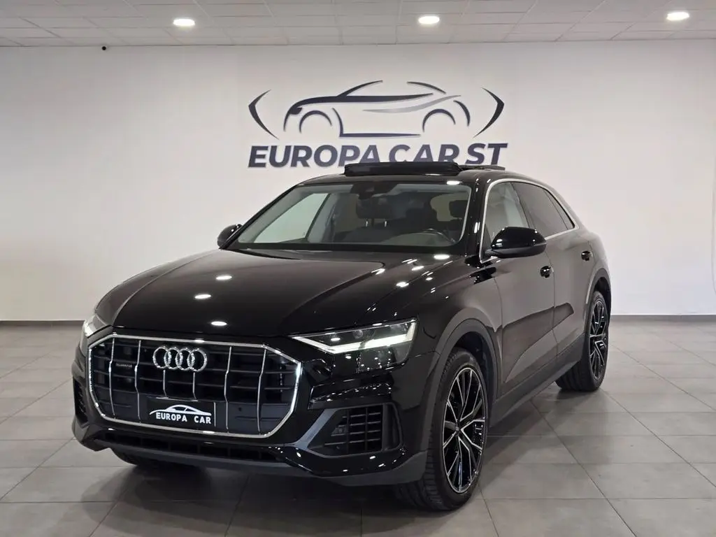 Photo 1 : Audi Q8 2019 Hybrid