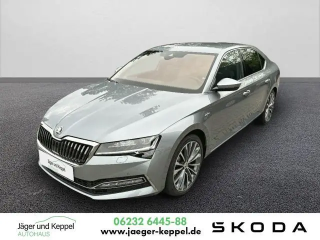 Photo 1 : Skoda Superb 2020 Petrol