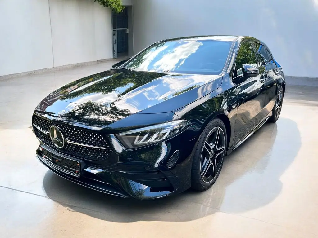 Photo 1 : Mercedes-benz Classe A 2023 Petrol