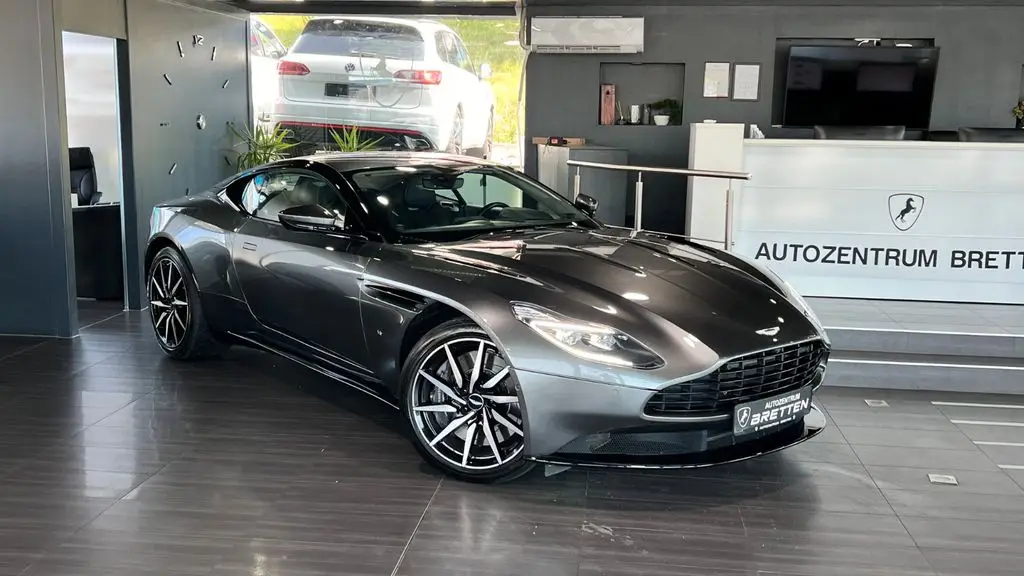 Photo 1 : Aston Martin Db11 2017 Essence