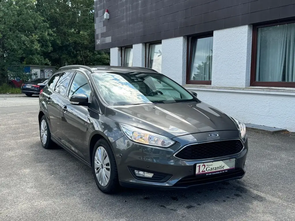 Photo 1 : Ford Focus 2016 Petrol