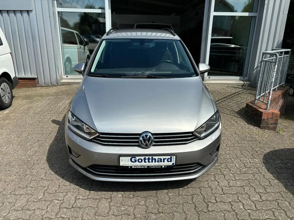 Photo 1 : Volkswagen Golf 2017 Petrol