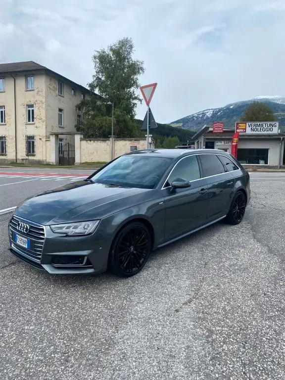 Photo 1 : Audi A4 2017 Diesel