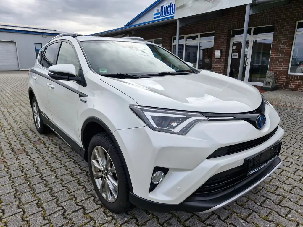 Photo 1 : Toyota Rav4 2016 Hybrid