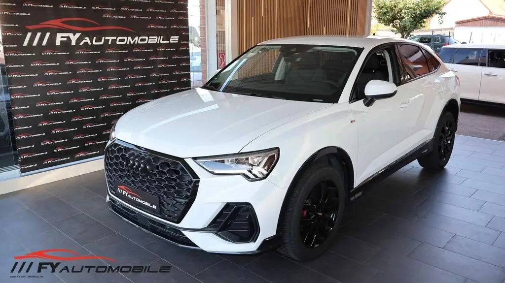 Photo 1 : Audi Q3 2021 Essence