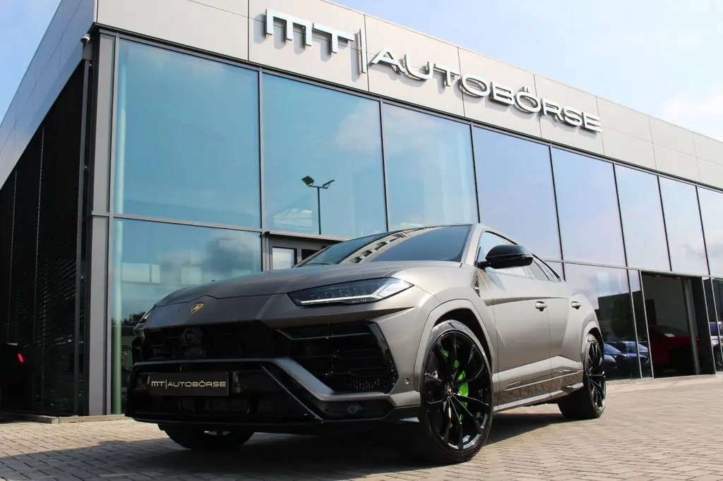 Photo 1 : Lamborghini Urus 2021 Essence