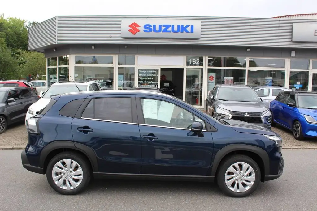 Photo 1 : Suzuki Sx4 2023 Petrol