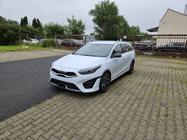 Photo 1 : Kia Ceed 2024 Petrol