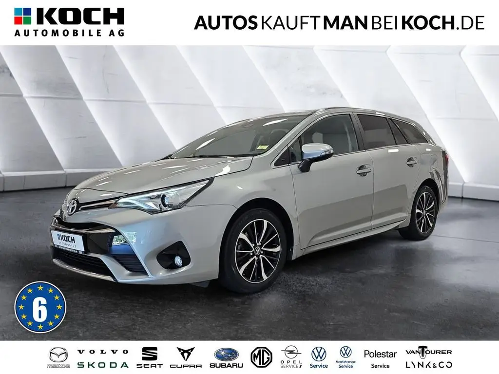 Photo 1 : Toyota Avensis 2018 Essence