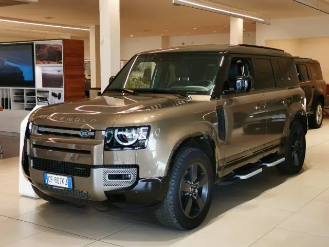 Photo 1 : Land Rover Defender 2021 Hybrid