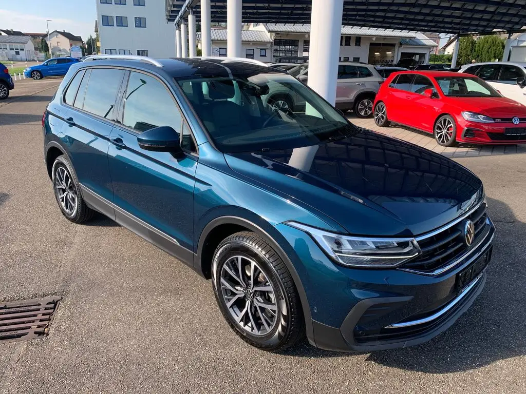 Photo 1 : Volkswagen Tiguan 2022 Essence