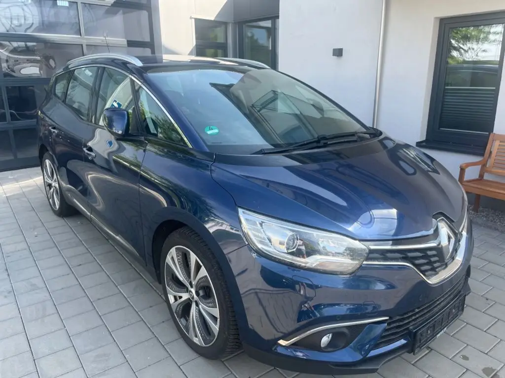 Photo 1 : Renault Scenic 2017 Essence