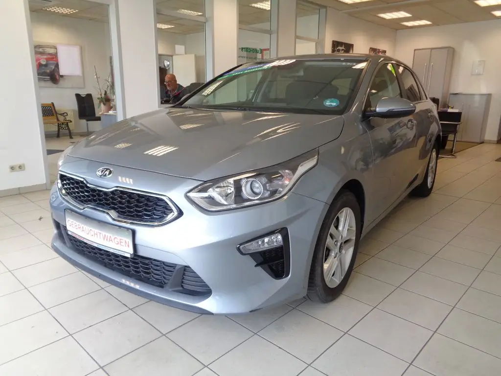 Photo 1 : Kia Ceed 2021 Petrol