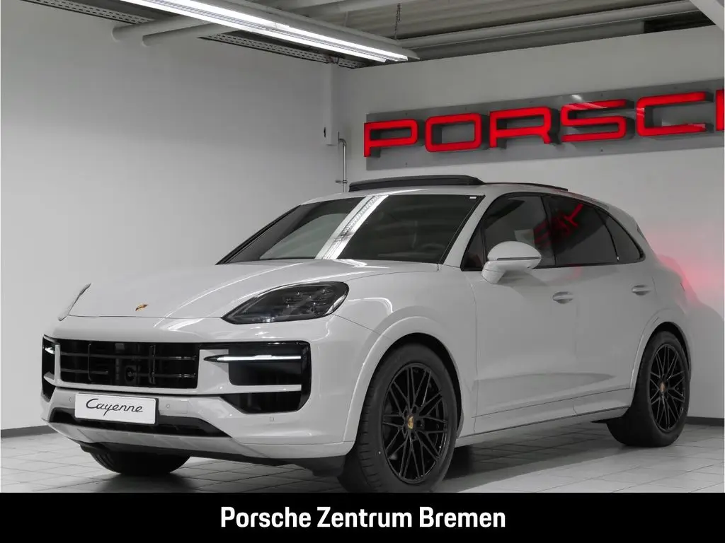 Photo 1 : Porsche Cayenne 2024 Petrol