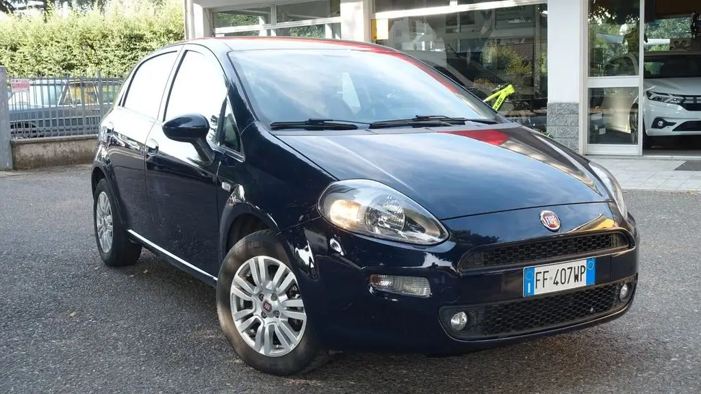 Photo 1 : Fiat Punto 2016 Petrol