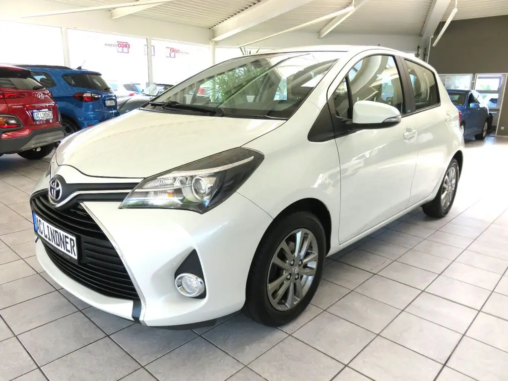 Photo 1 : Toyota Yaris 2016 Petrol