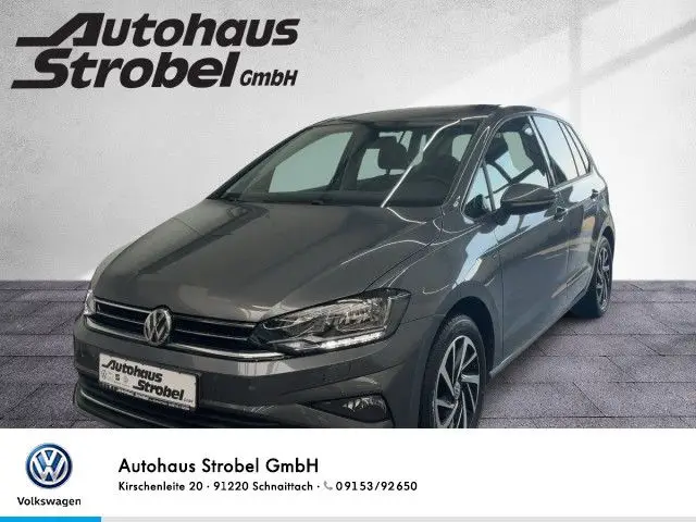 Photo 1 : Volkswagen Golf 2019 Petrol