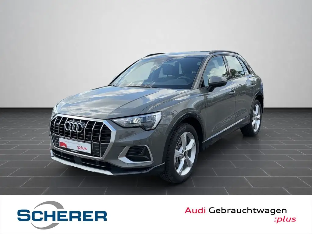 Photo 1 : Audi Q3 2024 Petrol