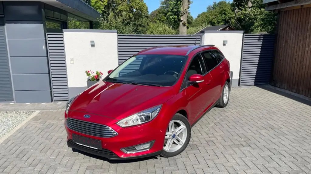 Photo 1 : Ford Focus 2016 Petrol