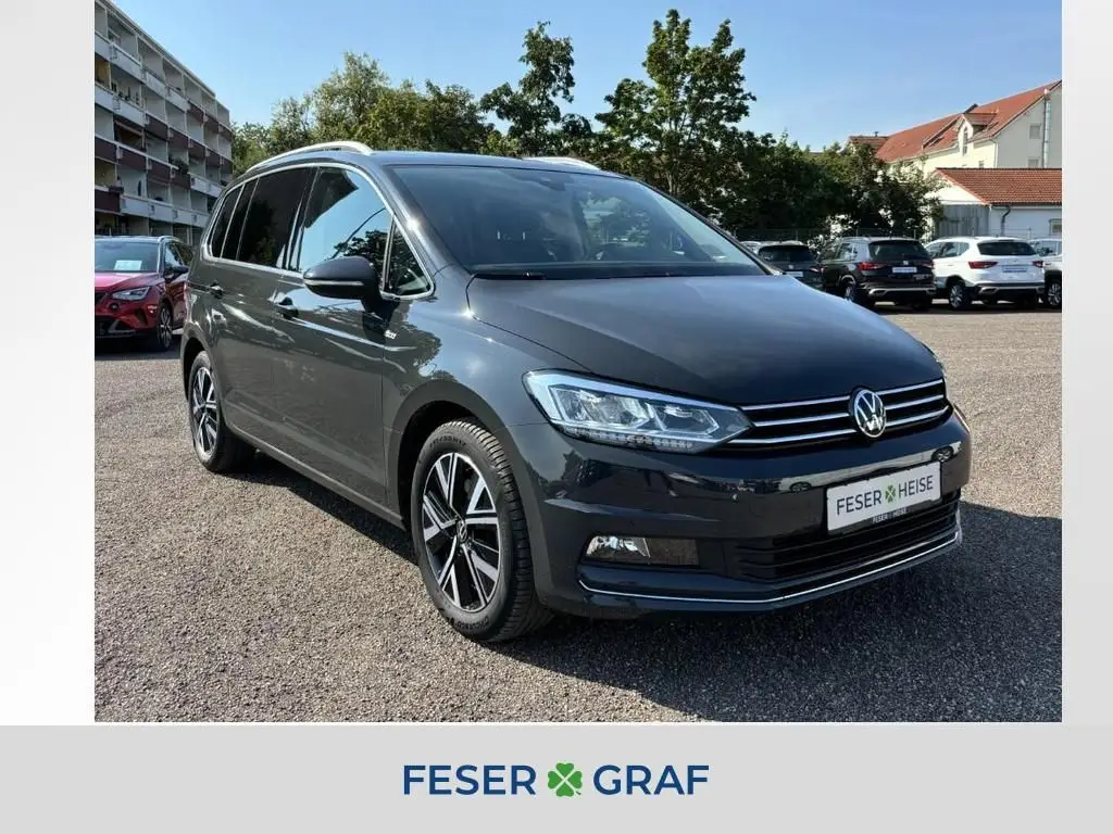 Photo 1 : Volkswagen Touran 2021 Essence