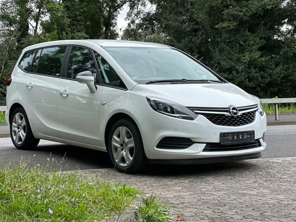 Photo 1 : Opel Zafira 2017 Diesel