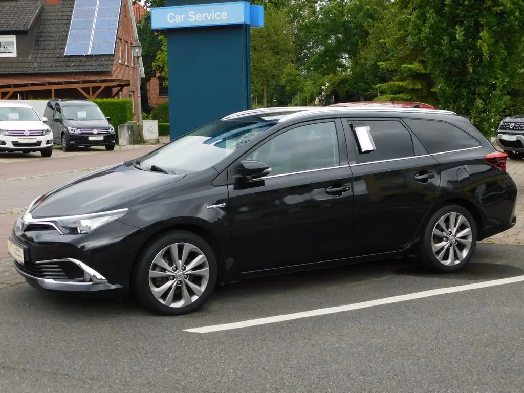 Photo 1 : Toyota Auris 2015 Petrol