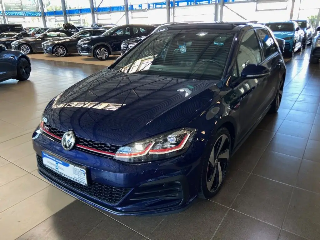 Photo 1 : Volkswagen Golf 2020 Petrol