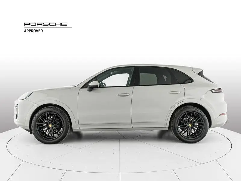 Photo 1 : Porsche Cayenne 2023 Petrol