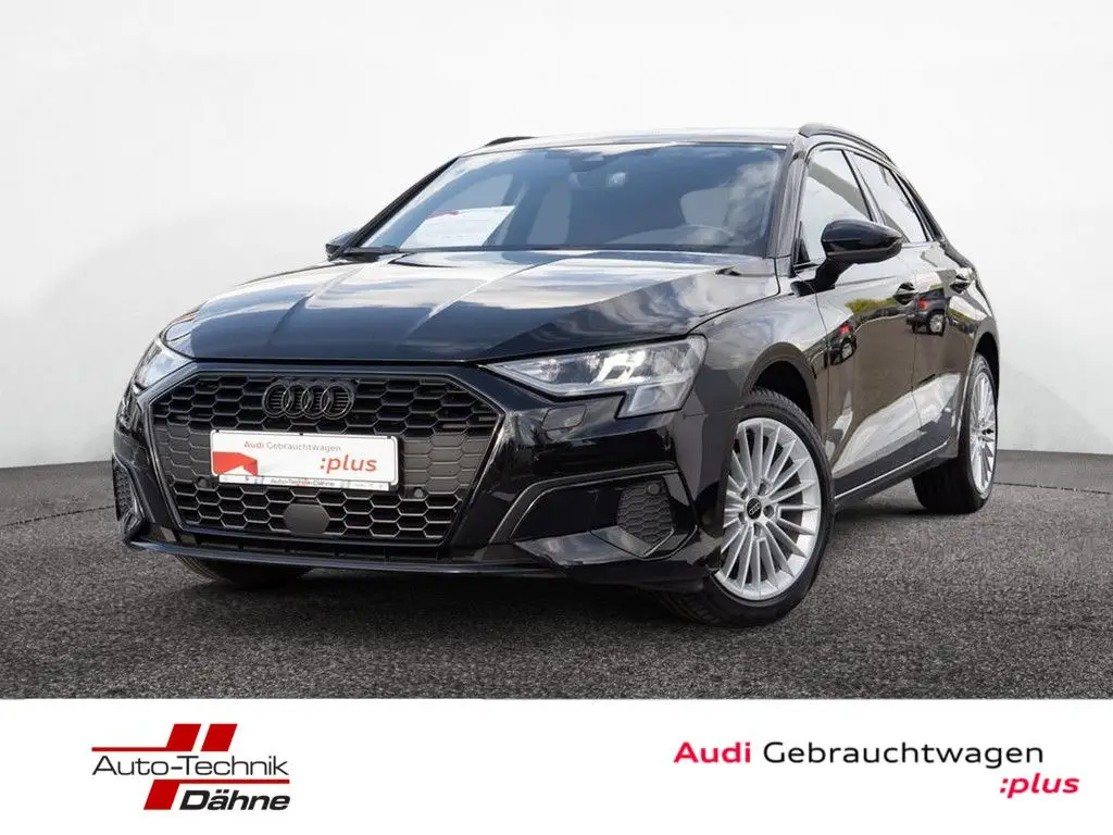 Photo 1 : Audi A3 2023 Essence