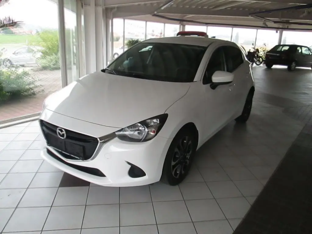 Photo 1 : Mazda 2 2018 Essence