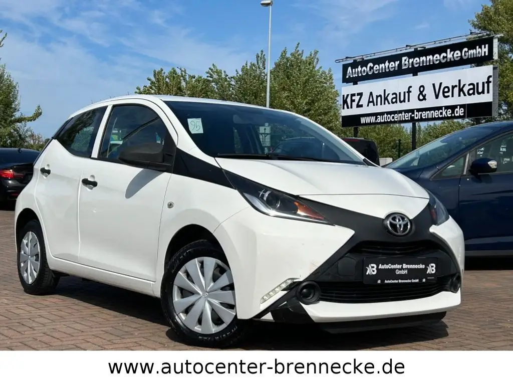 Photo 1 : Toyota Aygo X 2017 Petrol