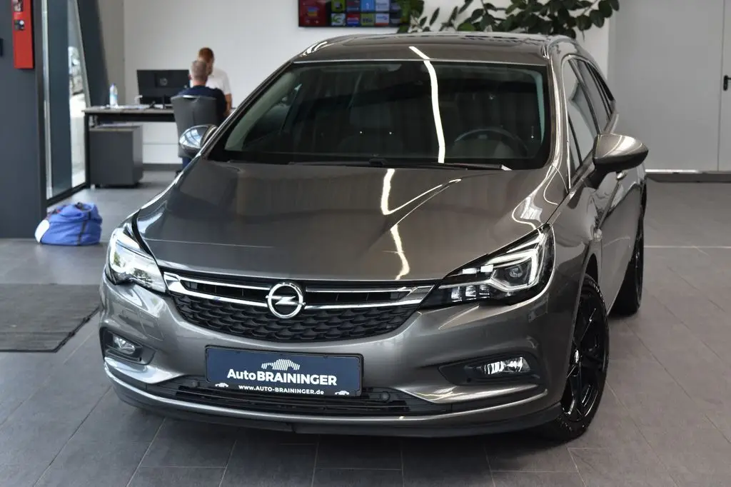 Photo 1 : Opel Astra 2018 Diesel