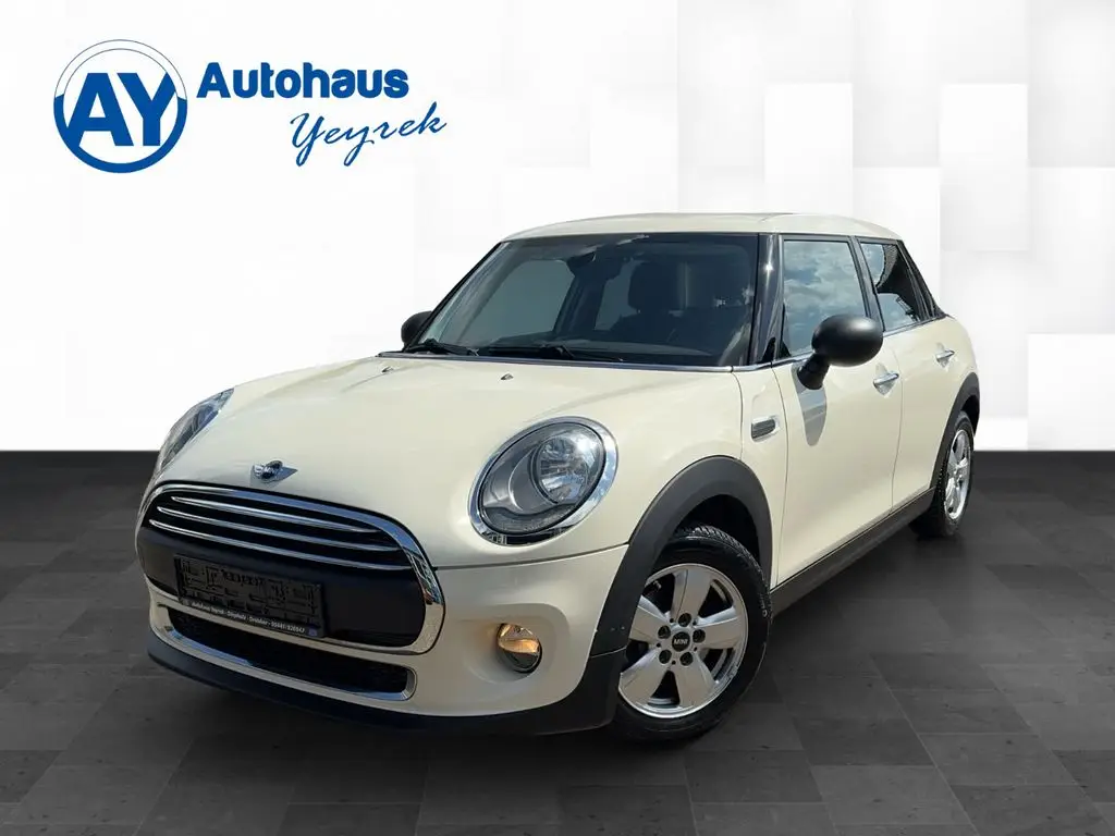 Photo 1 : Mini One 2016 Petrol