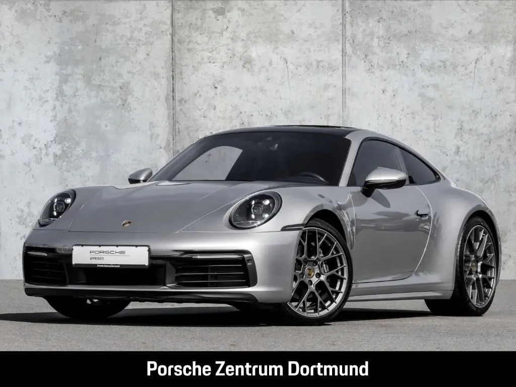 Photo 1 : Porsche 992 2020 Essence