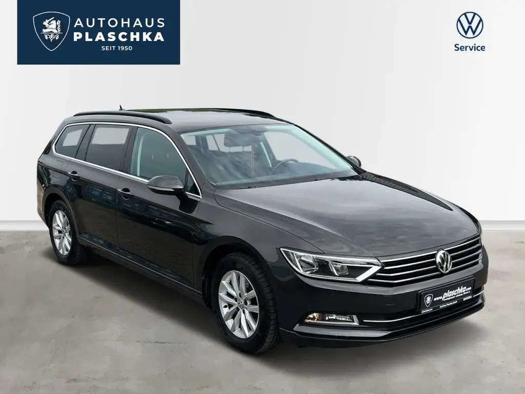 Photo 1 : Volkswagen Passat 2018 Petrol