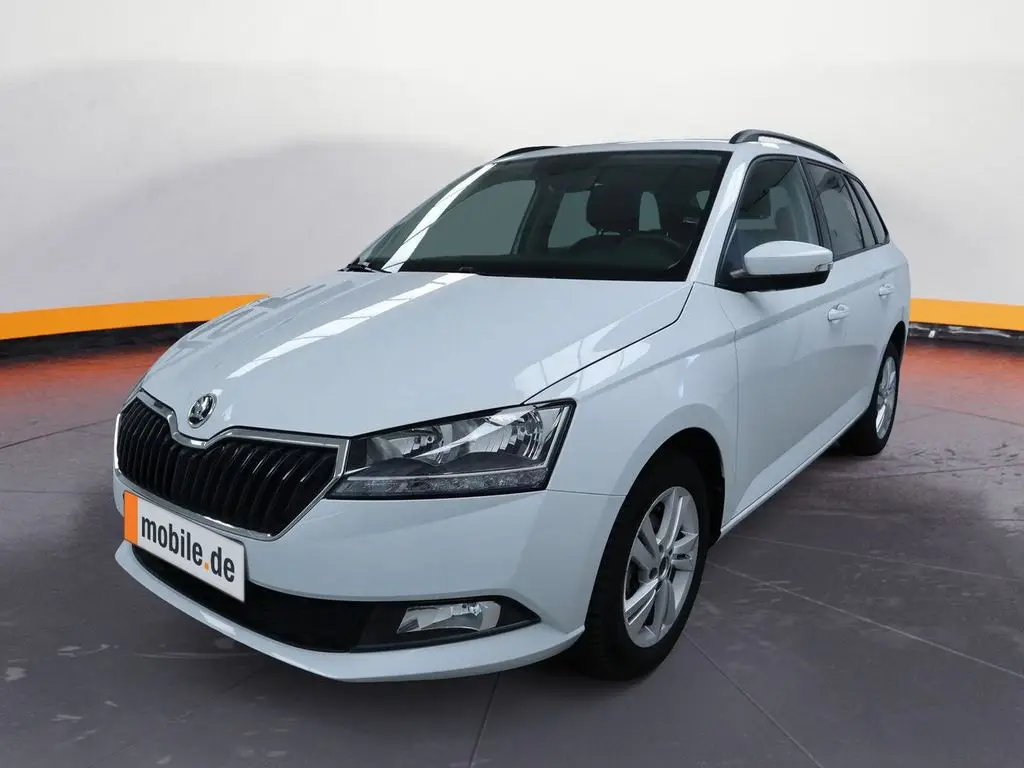 Photo 1 : Skoda Fabia 2022 Petrol