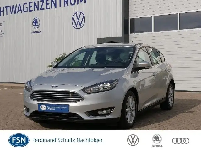 Photo 1 : Ford Focus 2015 Petrol