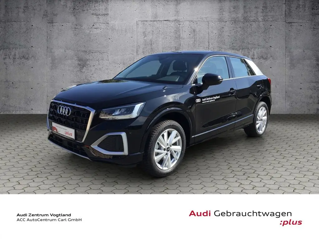 Photo 1 : Audi Q2 2024 Petrol