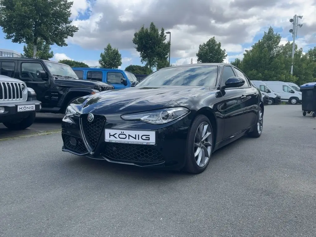 Photo 1 : Alfa Romeo Giulia 2023 Petrol