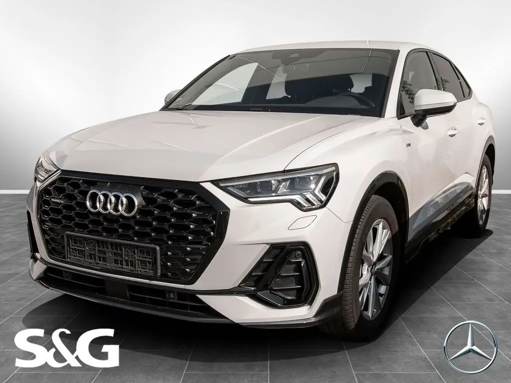 Photo 1 : Audi Q3 2020 Essence