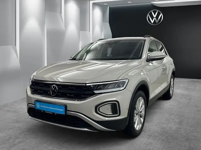 Photo 1 : Volkswagen T-roc 2023 Essence