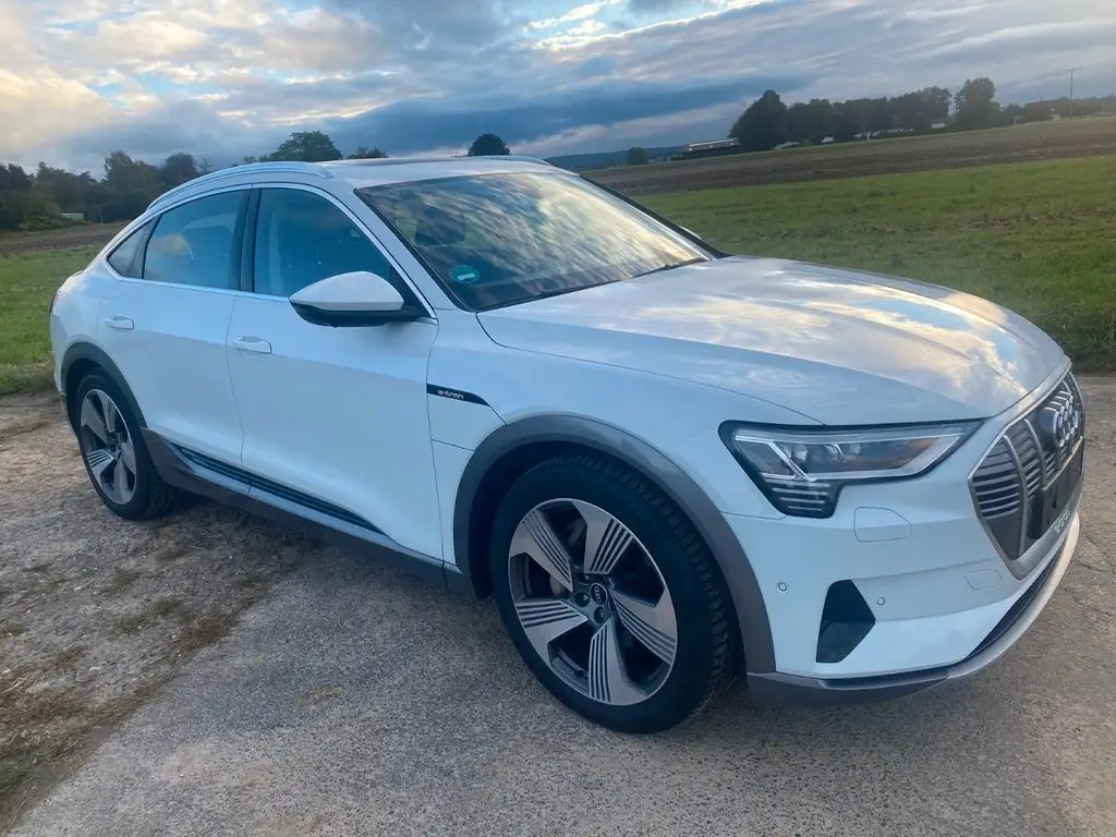 Photo 1 : Audi E-tron 2021 Non renseigné