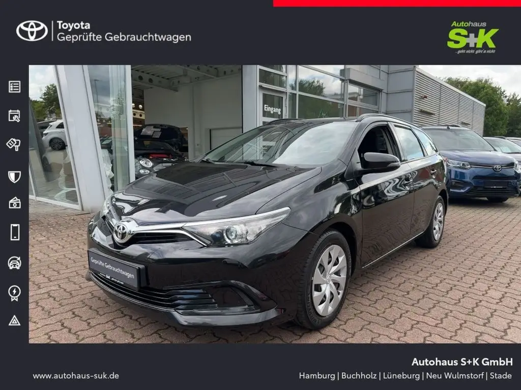 Photo 1 : Toyota Auris 2016 Petrol