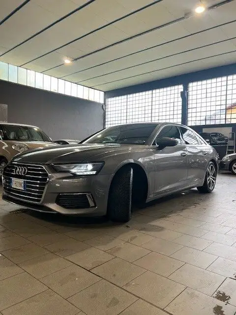 Photo 1 : Audi A6 2019 Hybride