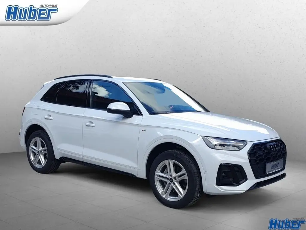 Photo 1 : Audi Q5 2024 Petrol