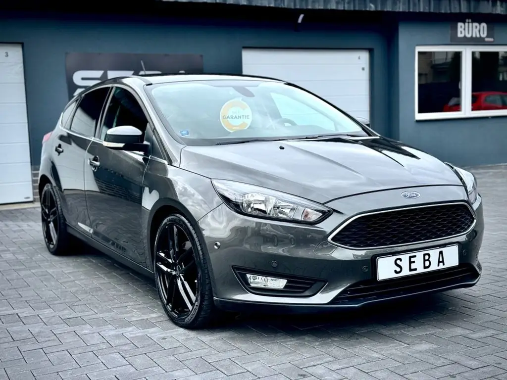 Photo 1 : Ford Focus 2018 Petrol