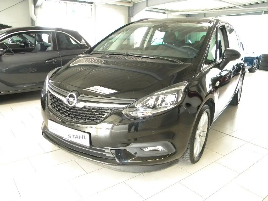 Photo 1 : Opel Zafira 2018 Petrol