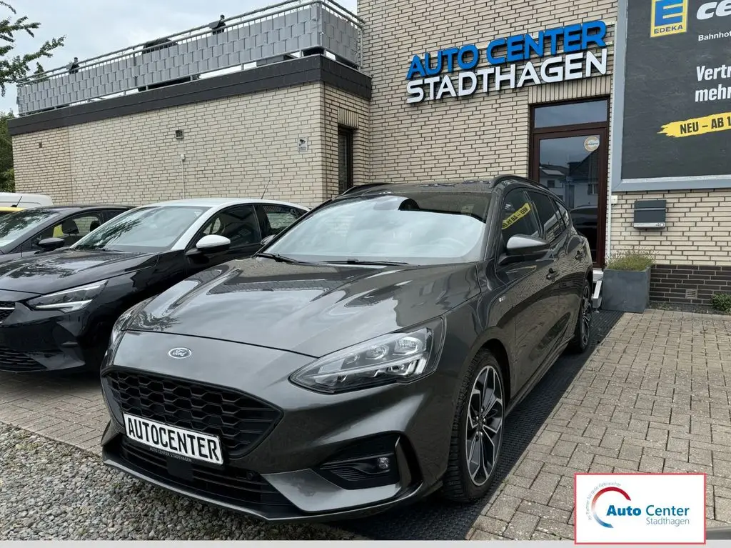 Photo 1 : Ford Focus 2019 Petrol