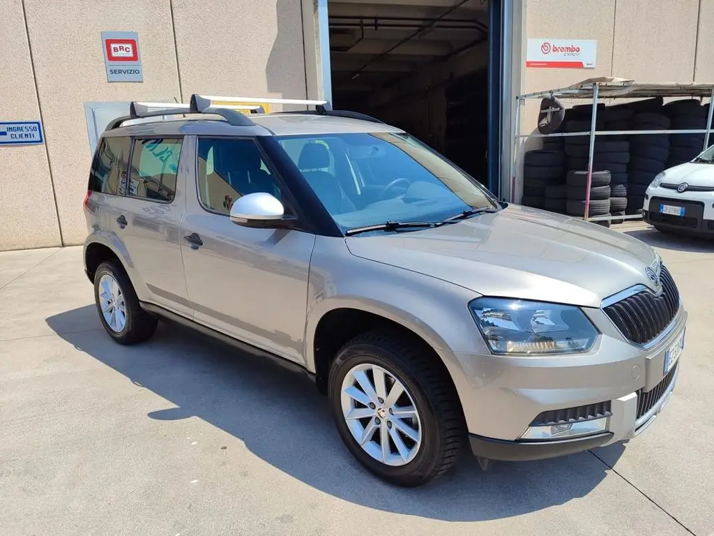 Photo 1 : Skoda Yeti 2015 Petrol